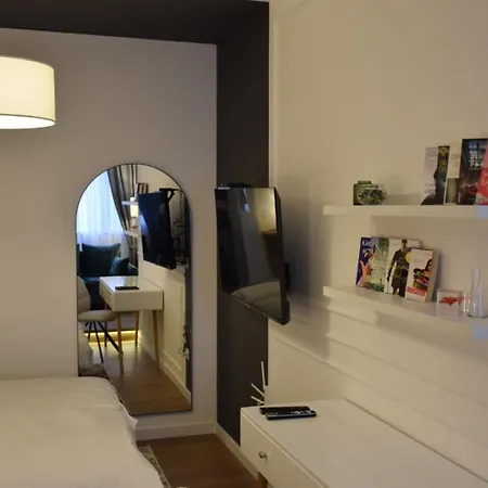 Red Riding Hood Apartment Belgrade Exterior photo